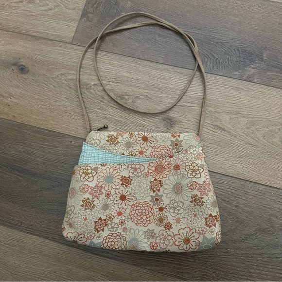 Maruca Handbags - Maruca Stunning Floral Crossbody